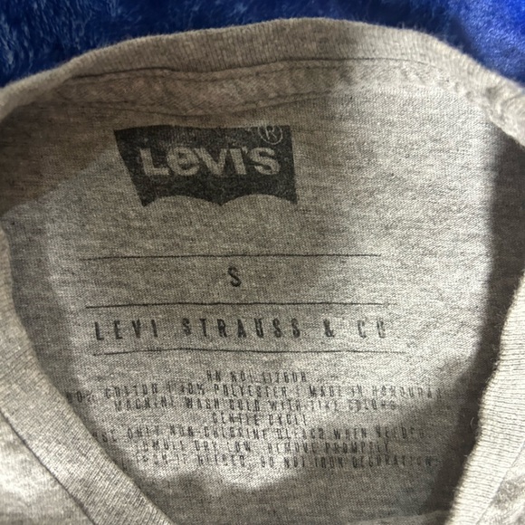 Grey,red, white and blue Levi’s tee - Picture 3 of 4
